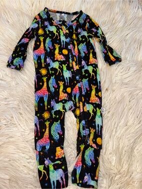 BAMBOO Black Rainbow Giraffe & Zebra Footie